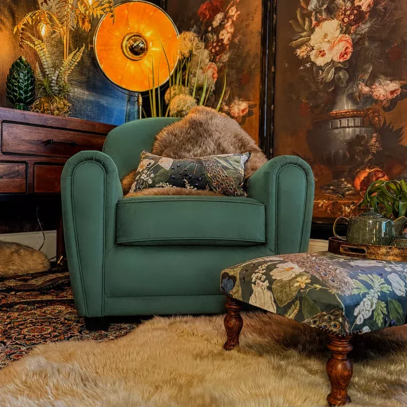 Esly Cigar Accent Chair|Plush Emerald&Plush Marmalade&Plush Plum